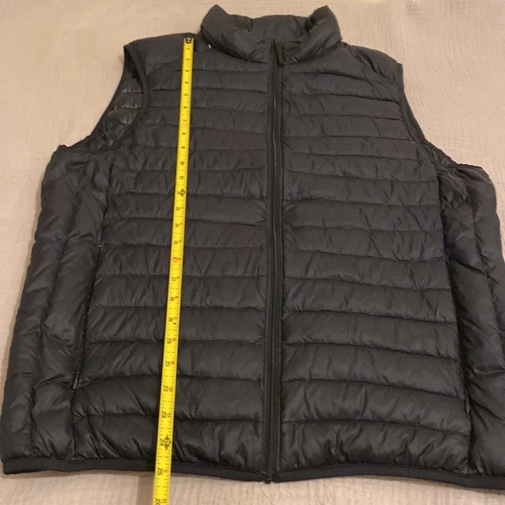Uniqlo lightweight versatile